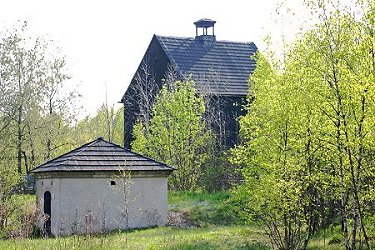 Pulverhaus und Treibehaus vom 7. Lichtloch (Foto: J. Kugler 2004)